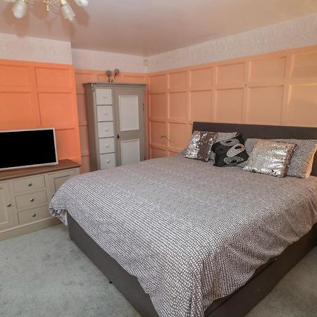 The Laurels Flat Apartment Cardiff Bagian luar foto