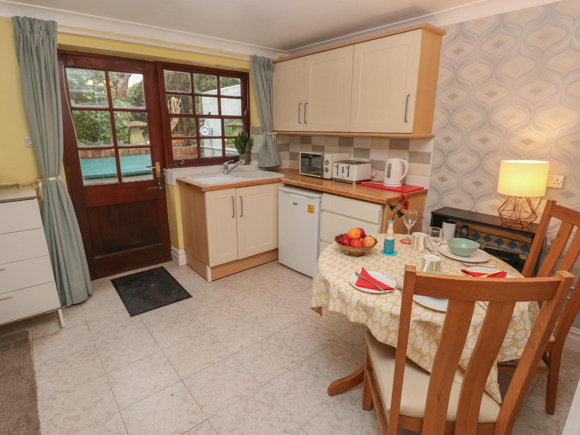 The Laurels Flat Apartment Cardiff Bagian luar foto