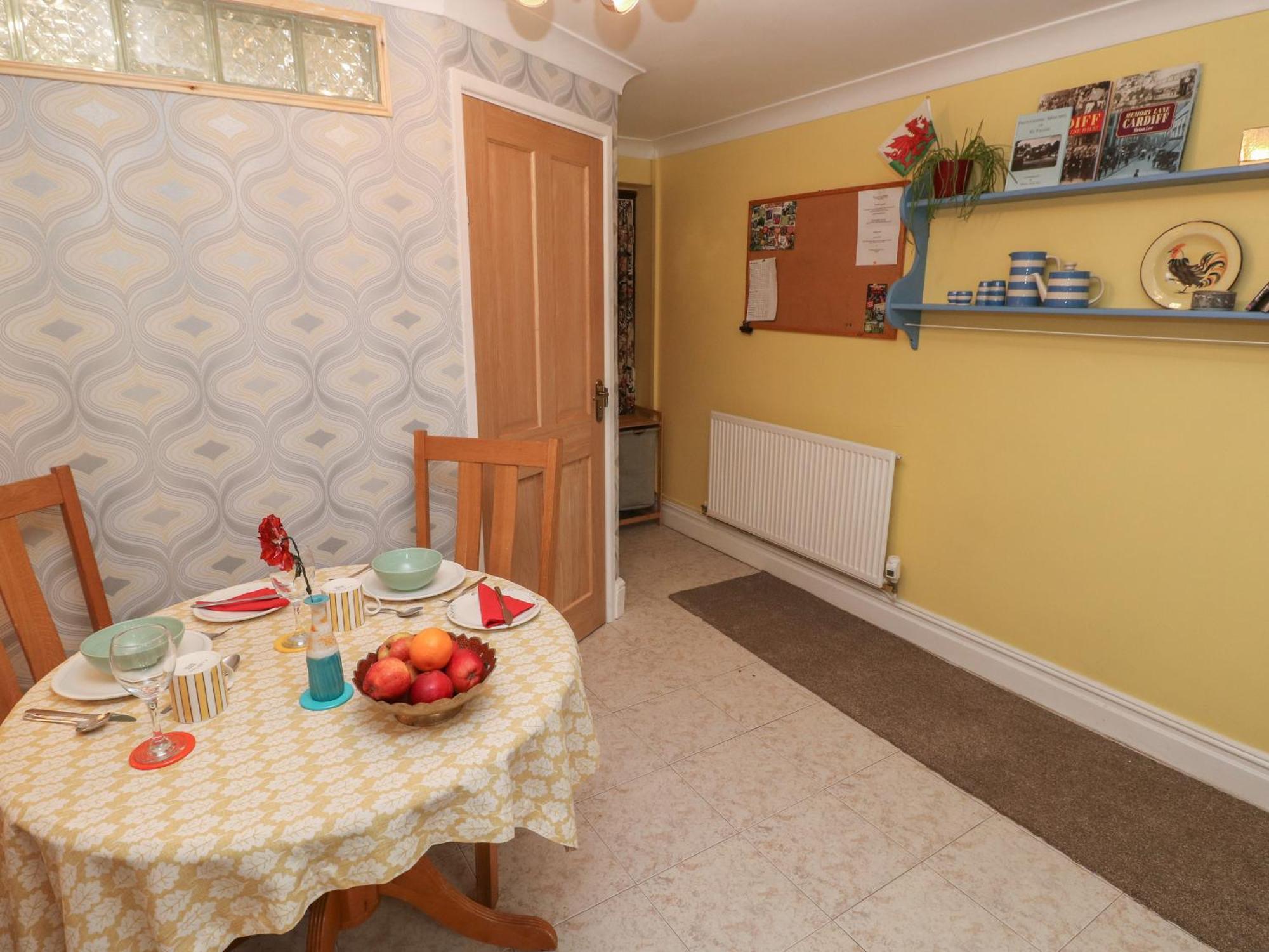 The Laurels Flat Apartment Cardiff Bagian luar foto